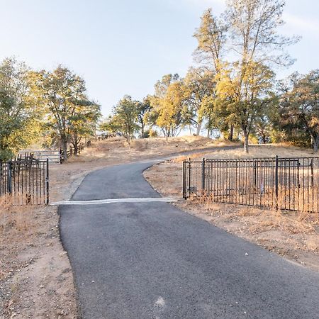 Rolling Oaks Ranch - 200 Acres Of Lakeside Beauty & Countryside Serenity Mariposa Exterior foto